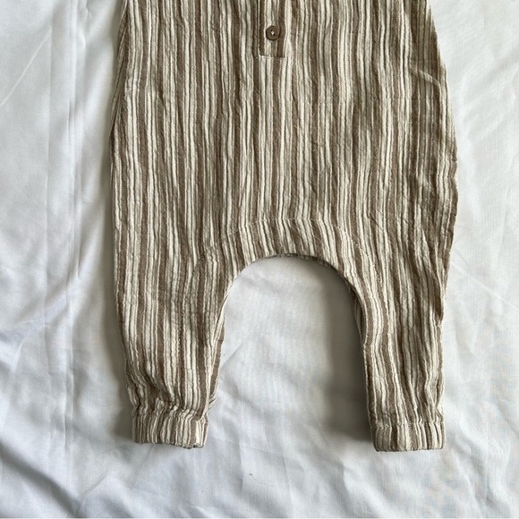 Quincy Mae Woven Long Sleeve Jumpsuit in Fern Stripe Size 0-3 Months - Picture 7 of 16